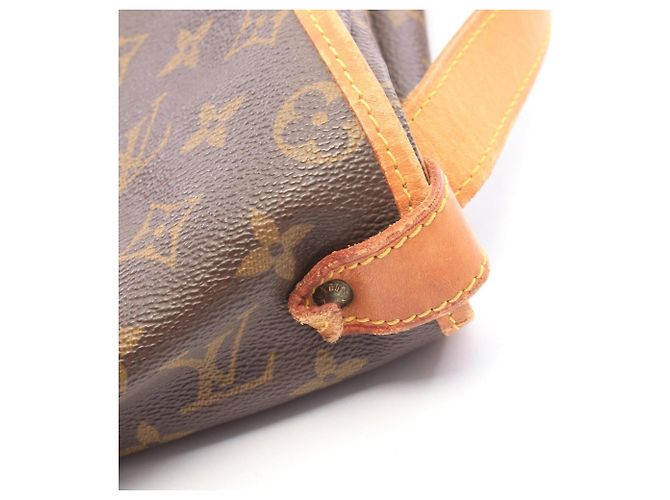 Borsa a tracolla Louis Vuitton Saumur 35 Monogram Marrone - vista 9