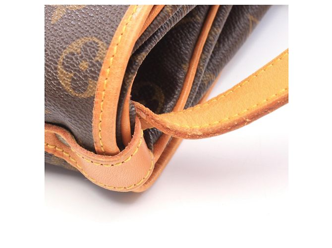 Borsa a tracolla Louis Vuitton Saumur 35 Monogram Marrone - vista 11