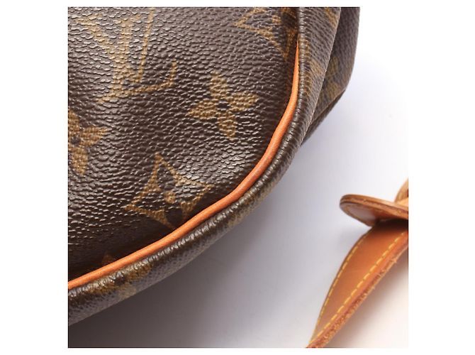 Borsa a tracolla Louis Vuitton Saumur 35 Monogram Marrone - vista 9