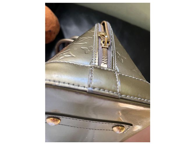 Borsa Louis Vuitton Alma in pelle verniciata - vista 15