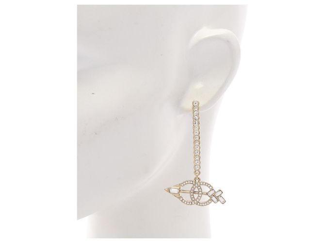 Orecchini Chanel Coco Mark Arrow Swing B23C D'oro - vista 4