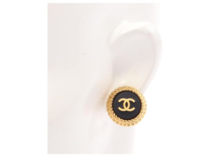 Orecchini a clip rotondi Chanel Coco Mark Nero D'oro - vista 4