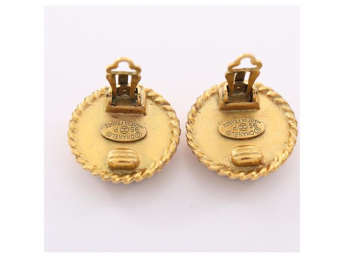 Orecchini a clip rotondi Chanel Coco Mark Nero D'oro - vista 5