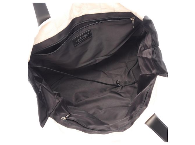 Borsa Tote Chanel New Travel Line MM Nero Bianco - vista 3