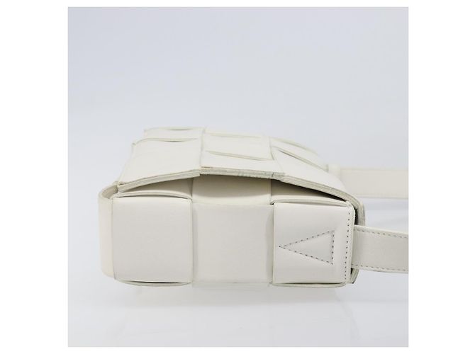 Bottega Veneta Cassette Maxi Intrecciato Leather Small Bianco - vista 3