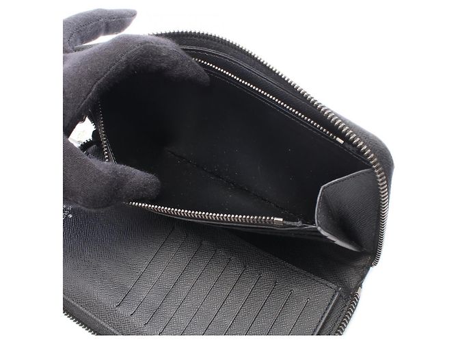 Louis Vuitton Zippy Wallet in Black - view 5