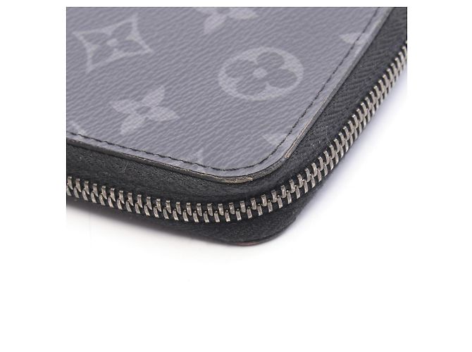 Louis Vuitton Zippy Wallet in Black - view 7