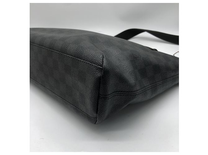 Louis Vuitton Mick Messenger Damier Graphite GM Noir - vue 3