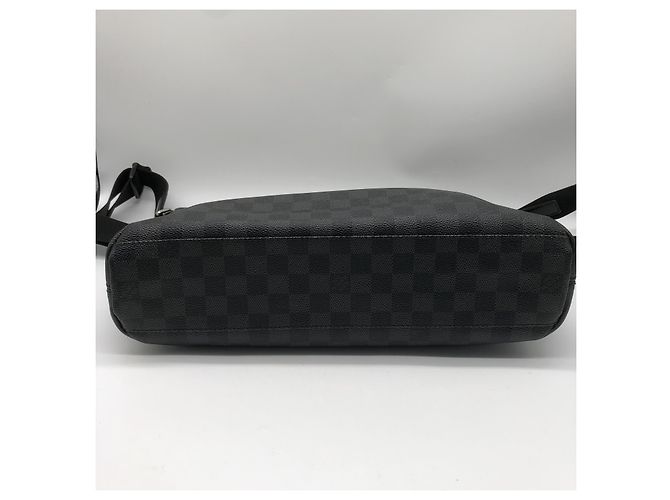 Louis Vuitton Mick Messenger Damier Graphite GM Noir - vue 5