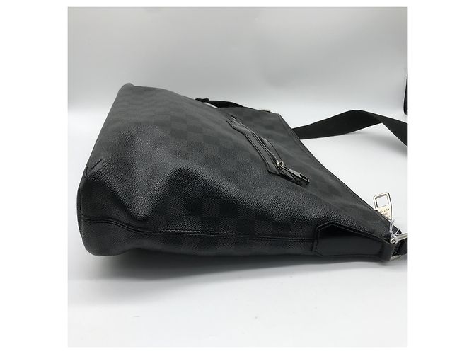 Louis Vuitton Mick Messenger Damier Graphite GM Noir - vue 6