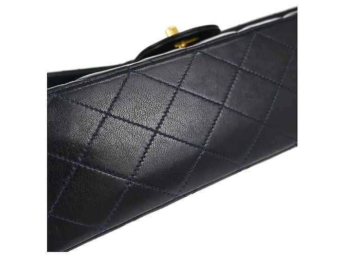 Chanel Timeless - Classic Double Flap Quilted Lambskin Medium Azul marino - vista 3