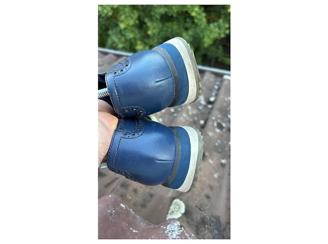 Prada Scarpe stringate Brogue in pelle blu uomo - vista 3