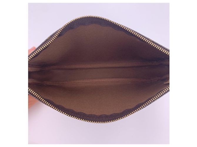 Louis Vuitton Bolsa Pochette Accessoires em Monogram Canvas Marrom - vista 5