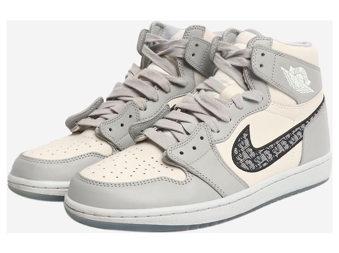 Autre Marque Sneakers alte Dior x Air Jordan 1 Grey - size UK 8 Grigio - vista 2