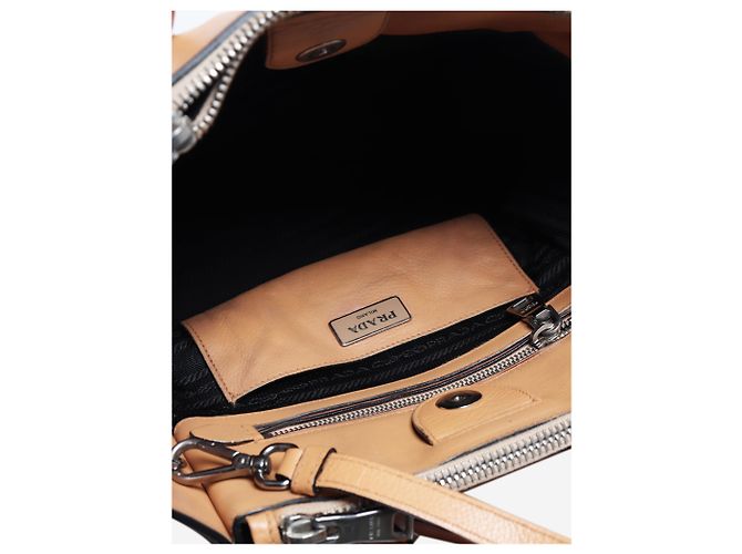 Prada Tan Twin Pocket 2-Wege-Tasche - Ansicht 7