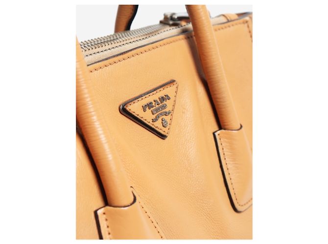 Prada Tan Twin Pocket 2-Wege-Tasche - Ansicht 8