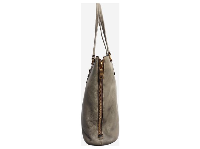 Prada Schultertasche aus grauem Leder - Ansicht 2