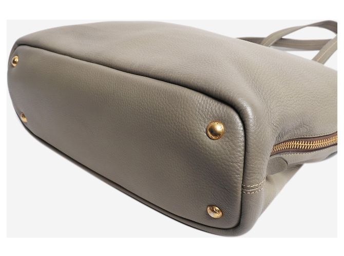 Prada Schultertasche aus grauem Leder - Ansicht 4
