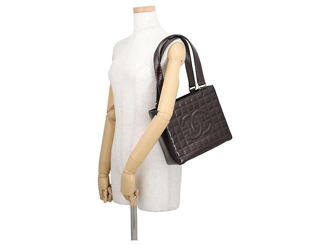 Chanel Chocolate Bar Tote Bag aus Lackleder Braun - Ansicht 4