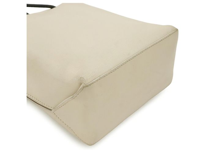 Bolso Chanel Essential Tote PM Small Negro Blanco Amarillo - vista 4