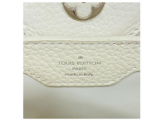 Louis Vuitton Capucines PM Handtasche Weiß - Ansicht 5