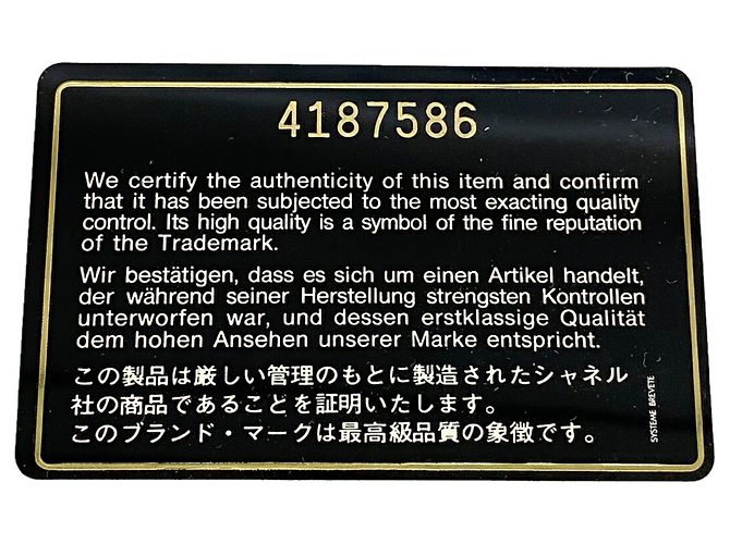 Timeless Chanel langes Portemonnaie aus schwarzem genarbtem Kalbsleder - Ansicht 9