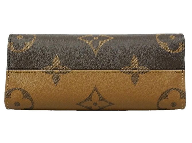 Louis Vuitton Monogram Giant Reverse OnTheGo PM Handtasche Braun - Ansicht 3