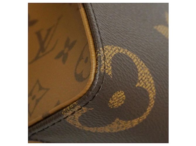 Louis Vuitton Monogram Giant Reverse OnTheGo PM Handtasche Braun - Ansicht 6