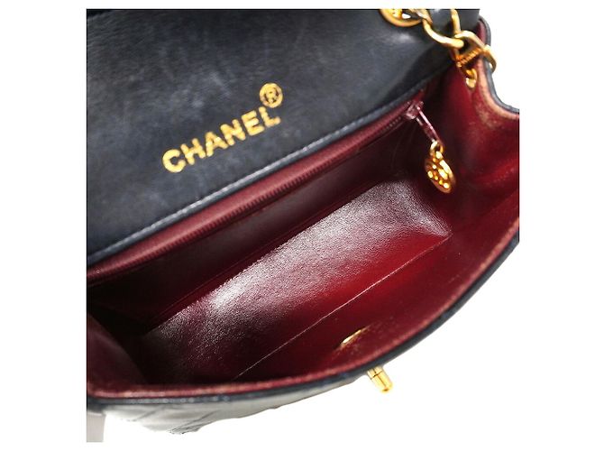 Borsa a tracolla con catena Chanel Mini Matelassé Nero - vista 4