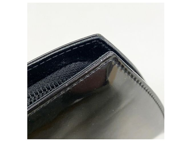 Portefeuille long bi-fold Chanel en cuir verni noir - vue 6