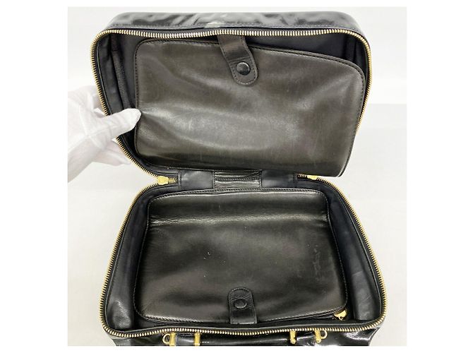Borsa Vanity Chanel in pelle verniciata nera Nero - vista 4
