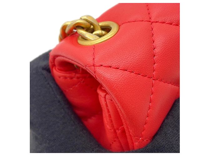 Borsa a tracolla Mini Matelassé con catena Chanel Rosso - vista 14