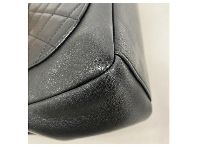 Chanel Matelassé Schultertasche mit Kette Schwarz - Ansicht 6
