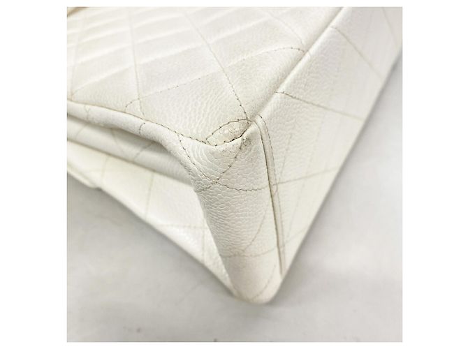 Chanel Matelassé White Schultertasche Weiß - Ansicht 6