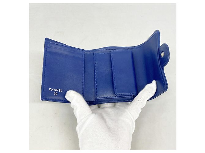 Cartera Tri-Fold Chanel en Azul - vista 3