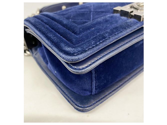 Borsa a tracolla Chanel Boy Chain in Navy Blu navy - vista 6