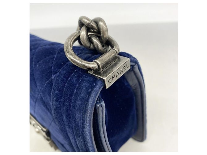 Borsa a tracolla Chanel Boy Chain in Navy Blu navy - vista 7