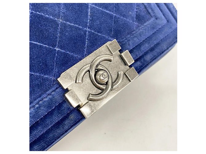 Borsa a tracolla Chanel Boy Chain in Navy Blu navy - vista 8