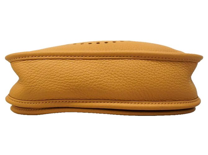 Hermès Hermes Evelyne 23 Shoulder Bag Beige - view 3