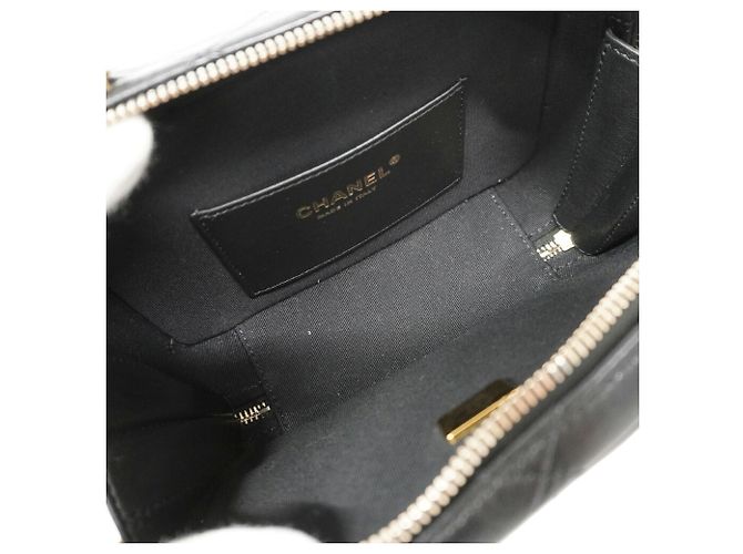 Borsa Vanity Chanel in pelle d'agnello matelassé nera Nero - vista 4