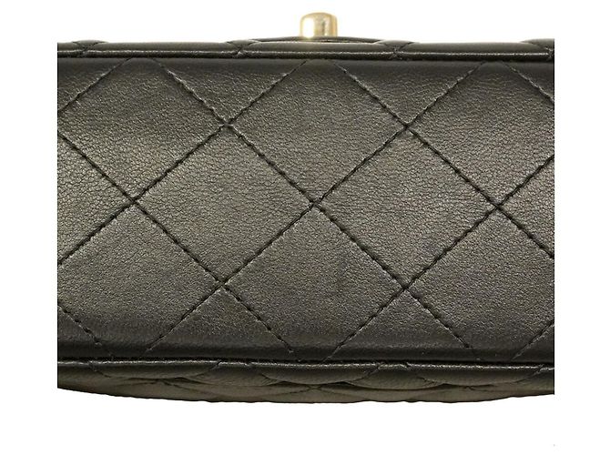 Borsa a tracolla Mini Matelassé con catena Chanel Nero - vista 8