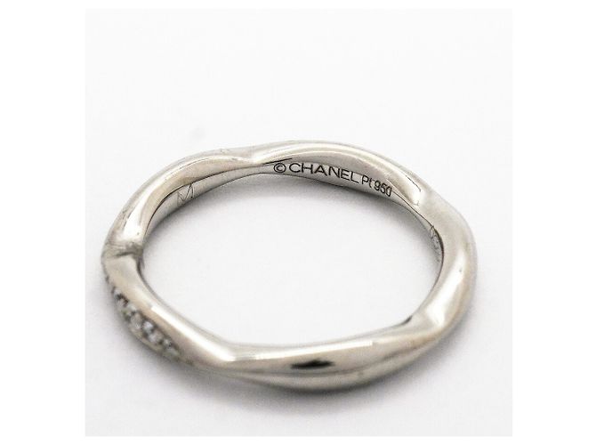 Chanel Camélia Bandring aus Platin mit Diamant - Ansicht 7