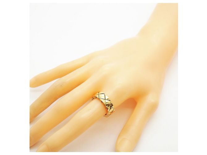 Chanel Matelassé Ring aus 18K Gelbgold - Ansicht 8