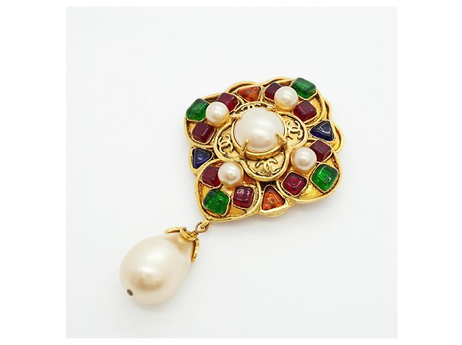 Spilla Chanel placcata oro con perla sintetica e Gripoix Gold Multicolore D'oro - vista 2