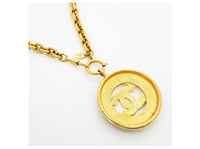 Colar Chanel Coco Mark Circle Dourado - vista 2