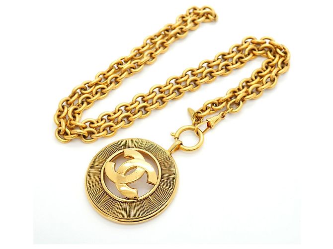 Colar Chanel Coco Mark Circle Dourado - vista 3