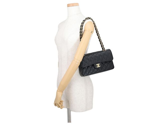 Borsa a tracolla Chanel Classic Matelassé con catena Nero - vista 4
