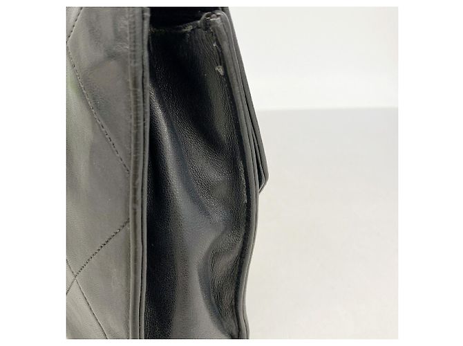 Chanel Matelassé Schultertasche mit Kette Schwarz - Ansicht 10