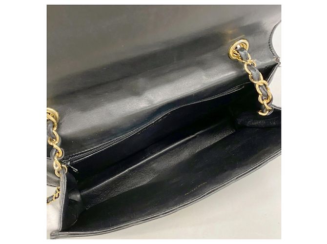 Chanel Matelassé Schultertasche mit Kette Schwarz - Ansicht 4