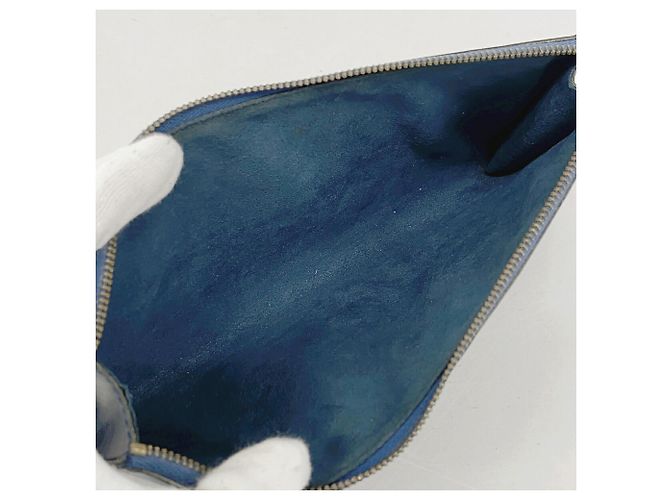 Louis Vuitton Epi Pochette Accessoires in Toledo Blue - vista 4